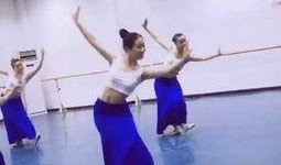 吃瓜体育生和舞蹈室1v1,校园风云对决